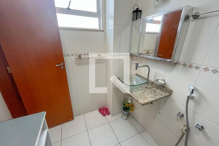 Apartamento à venda com 200m², 4 quartos e 3 vagasBanheiro do Quarto 2