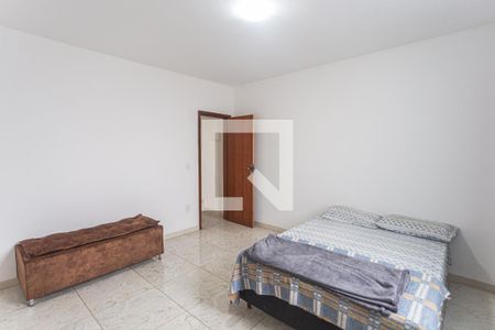 Casa à venda com 215m², 5 quartos e 3 vagasQuarto 4 no 2° Pavimento