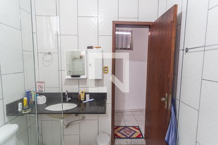 Casa à venda com 215m², 5 quartos e 3 vagasBanheiro da Suíte 1