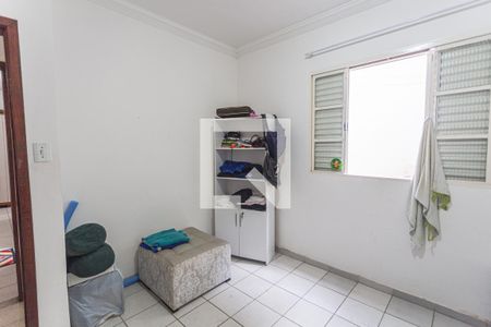 Casa à venda com 215m², 5 quartos e 3 vagasQuarto 2