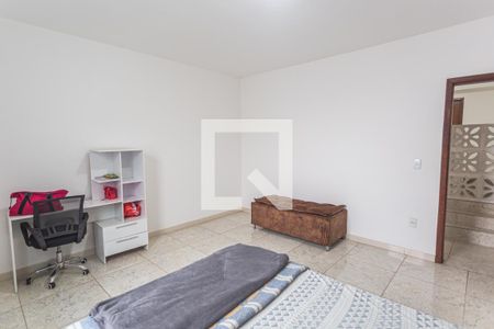 Casa à venda com 215m², 5 quartos e 3 vagasQuarto 4 no 2° Pavimento