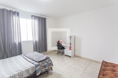 Casa à venda com 215m², 5 quartos e 3 vagasQuarto 4 no 2° Pavimento