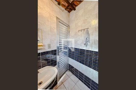 Casa para alugar com 240m², 2 quartos e 2 vagasBanheiro de serviço