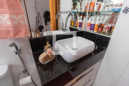 Casa à venda com 100m², 3 quartos e 2 vagasBanheiro da Suíte