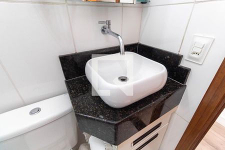 Casa à venda com 100m², 3 quartos e 2 vagasBanheiro 2