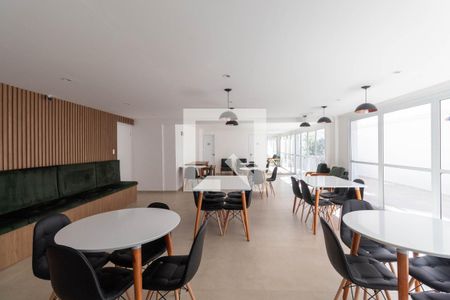 Apartamento para alugar com 54m², 2 quartos e 1 vaga Apartamento para alugar com 54m², 2 quartos e 1 vagaÁrea comum - Salão de festas