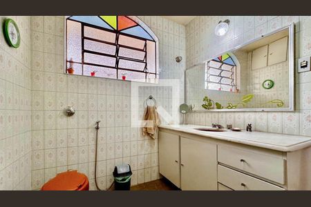 Casa à venda com 225m², 3 quartos e 3 vagasBanheiro 2