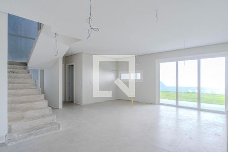 Sala de casa de condomínio à venda com 3 quartos, 200m² em Hípica, Porto Alegre