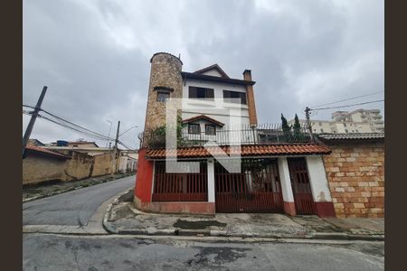 Casa para alugar com 360m², 4 quartos e 5 vagasFachada