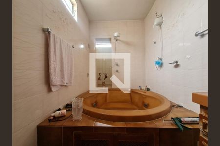 Casa para alugar com 360m², 4 quartos e 5 vagasBanheiro da Suíte