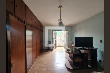 Casa para alugar com 360m², 4 quartos e 5 vagasSuíte