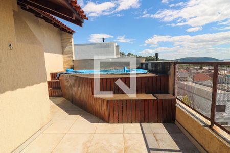 Casa à venda com 336m², 4 quartos e 4 vagasPiscina
