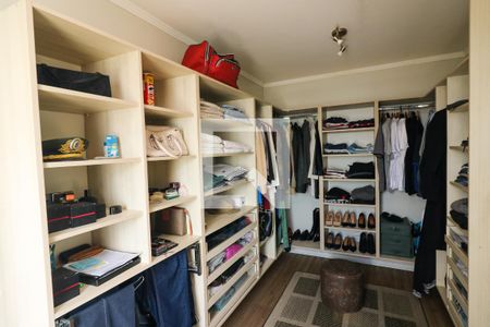 Casa à venda com 336m², 4 quartos e 4 vagasCloset da suíte 1