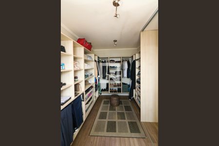 Casa à venda com 336m², 4 quartos e 4 vagasCloset da suíte 1