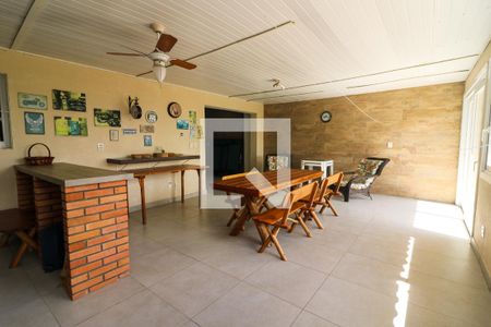 Casa à venda com 336m², 4 quartos e 4 vagasVaranda