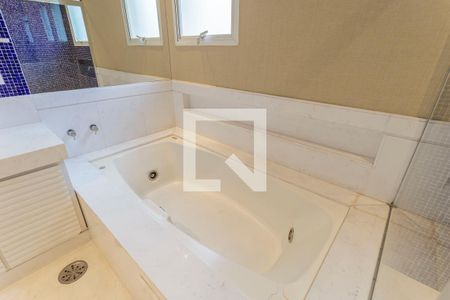 Apartamento à venda com 274m², 3 quartos e 4 vagasBanheiro da Suíte 3