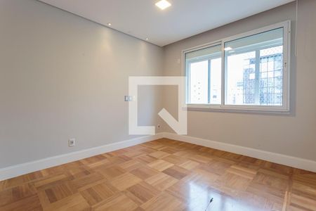 Apartamento à venda com 274m², 3 quartos e 4 vagasSuíte 2