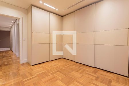 Apartamento à venda com 274m², 3 quartos e 4 vagasCloset da suíte 3