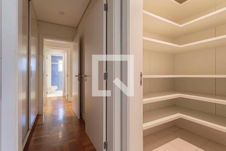Apartamento à venda com 274m², 3 quartos e 4 vagasDespensa