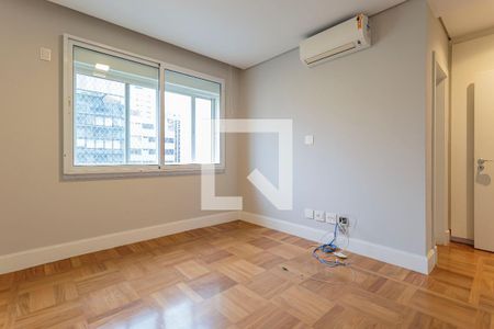 Apartamento à venda com 274m², 3 quartos e 4 vagasSuíte 2