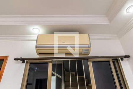 Sala de casa para alugar com 4 quartos, 160m² em Irajá, Rio de Janeiro