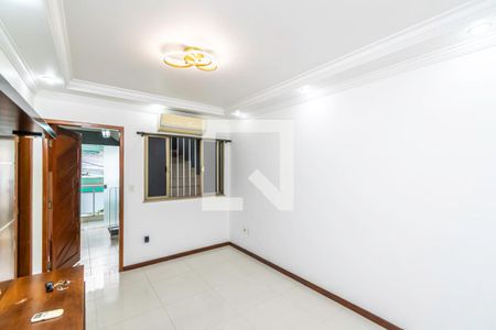 Sala de casa para alugar com 4 quartos, 160m² em Irajá, Rio de Janeiro