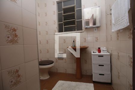 Casa à venda com 200m², 3 quartos e 2 vagasBanheiro