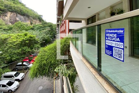 Apartamento à venda com 104m², 2 quartos e 1 vagaPlaquinha instalada