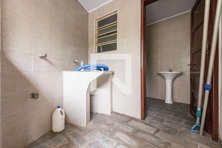 Casa à venda com 385m², 3 quartos e 3 vagasEdícula - Lavanderia 2