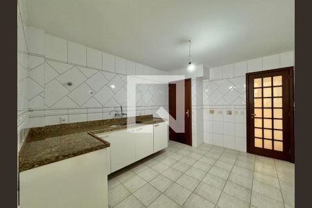 Apartamento à venda com 110m², 3 quartos e 2 vagasCozinha