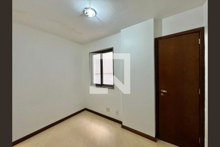 Apartamento à venda com 110m², 3 quartos e 2 vagasQuarto 2 (Reversível)