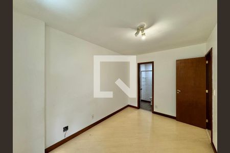 Apartamento à venda com 110m², 3 quartos e 2 vagasSuíte