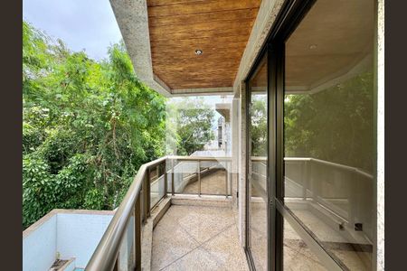 Apartamento à venda com 110m², 3 quartos e 2 vagasSuíte - Varanda
