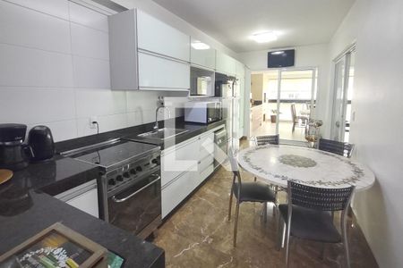 Apartamento à venda com 243m², 3 quartos e 4 vagasCozinha