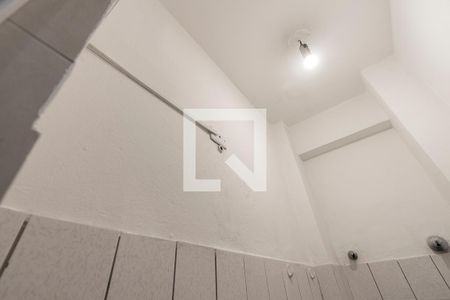 Studio para alugar com 30m², 1 quarto e sem vaga Studio para alugar com 30m², 1 quarto e sem vagaBanheiro
