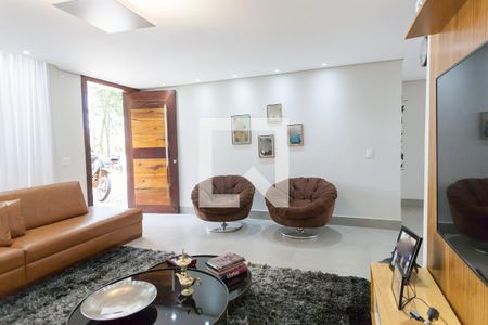 Sala de casa de condomínio à venda com 5 quartos, 335m² em Retiro do Chalé, Brumadinho