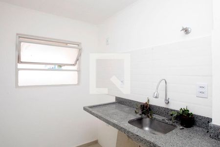 Cozinha + Área de Serviço de kitnet/studio para alugar com 1 quarto, 30m² em Centro Histórico, Porto Alegre