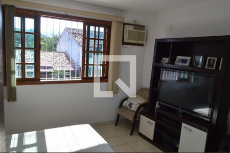 Casa de condomínio à venda com 360m², 3 quartos e 2 vagasSuíte