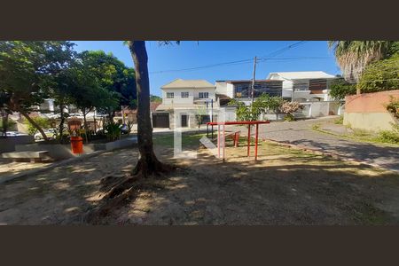 Casa de condomínio à venda com 360m², 3 quartos e 2 vagas Casa de condomínio à venda com 360m², 3 quartos e 2 vagasEspaço Fitiness
