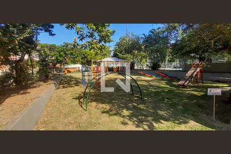 Casa de condomínio à venda com 360m², 3 quartos e 2 vagas Casa de condomínio à venda com 360m², 3 quartos e 2 vagasÁrea comum - Playground