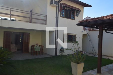 Casa de condomínio à venda com 360m², 3 quartos e 2 vagasQuintal