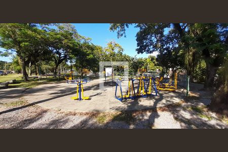 Casa de condomínio à venda com 360m², 3 quartos e 2 vagas Casa de condomínio à venda com 360m², 3 quartos e 2 vagasÁrea comum - Academia