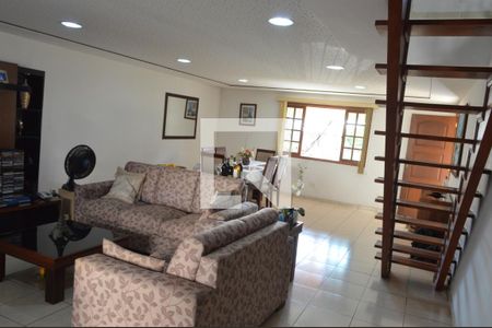 Sala de casa de condomínio à venda com 3 quartos, 360m² em Taquara, Rio de Janeiro