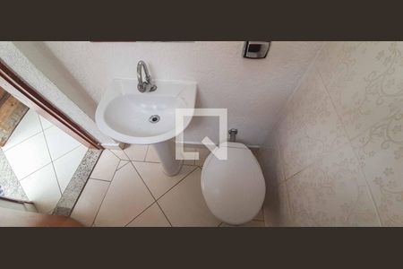 Casa para alugar com 70m², 2 quartos e 1 vaga Casa para alugar com 70m², 2 quartos e 1 vagaBanheiro Social