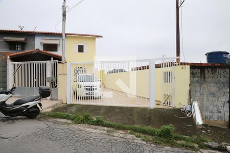 Casa à venda com 70m², 2 quartos e 4 vagasFachada