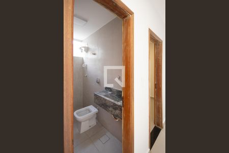 Casa para alugar com 280m², 5 quartos e 3 vagasBanheiro 5