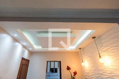 Apartamento à venda com 104m², 3 quartos e 1 vaga Apartamento à venda com 104m², 3 quartos e 1 vagaSala - Detalhe das luminárias