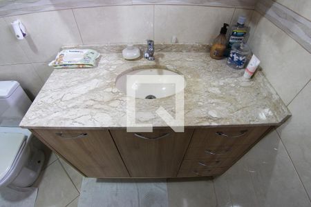 Casa à venda com 148m², 3 quartos e 2 vagasBanheiro