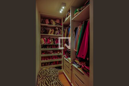 Apartamento à venda com 97m², 3 quartos e 2 vagas Apartamento à venda com 97m², 3 quartos e 2 vagasCloset da Suíte