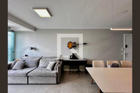 Sala  de apartamento à venda com 3 quartos, 72m² em Santo Amaro, São Paulo